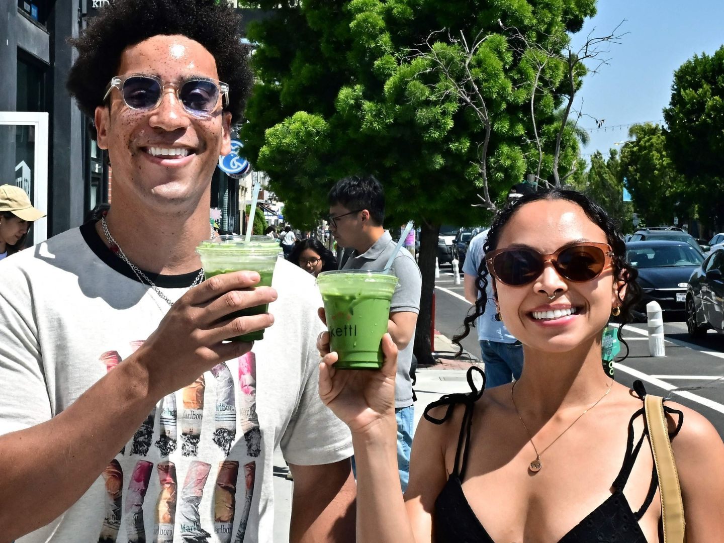 Ausverkauft & teuer: Das steckt hinter der weltweiten Matcha-Knappheit Ausverkauft & teuer: Das steckt hinter der weltweiten Matcha-Knappheit
