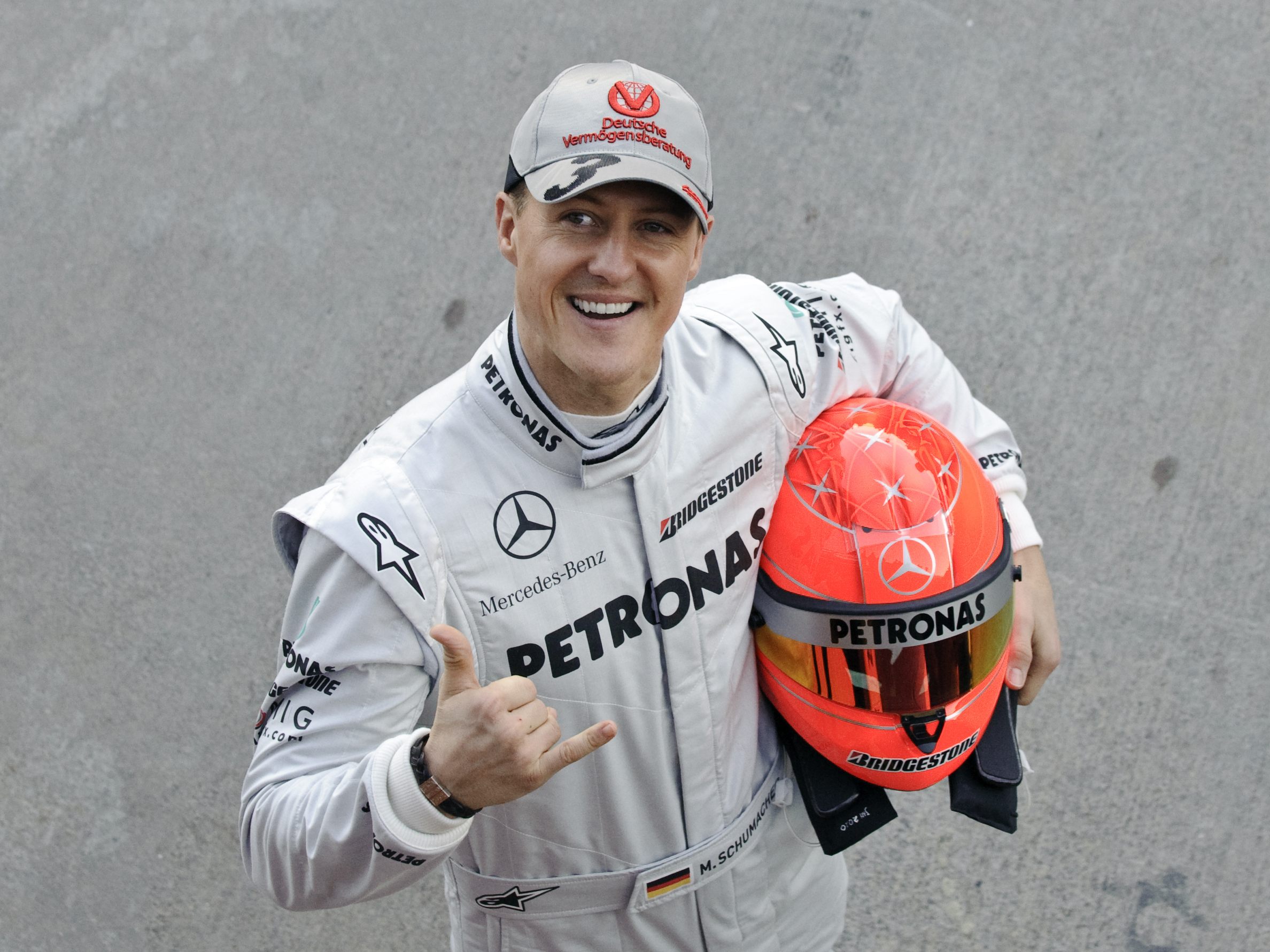 Gina Schumacher holt Gold bei der Reining-WM. Ein bewegendes Foto von Michael Schumacher sorgt für Gänsehaut und zeigt seine Präsenz. Gina Schumacher holt Gold bei der Reining-WM. Ein bewegendes Foto von Michael Schumacher sorgt für Gänsehaut und zeigt seine Präsenz.