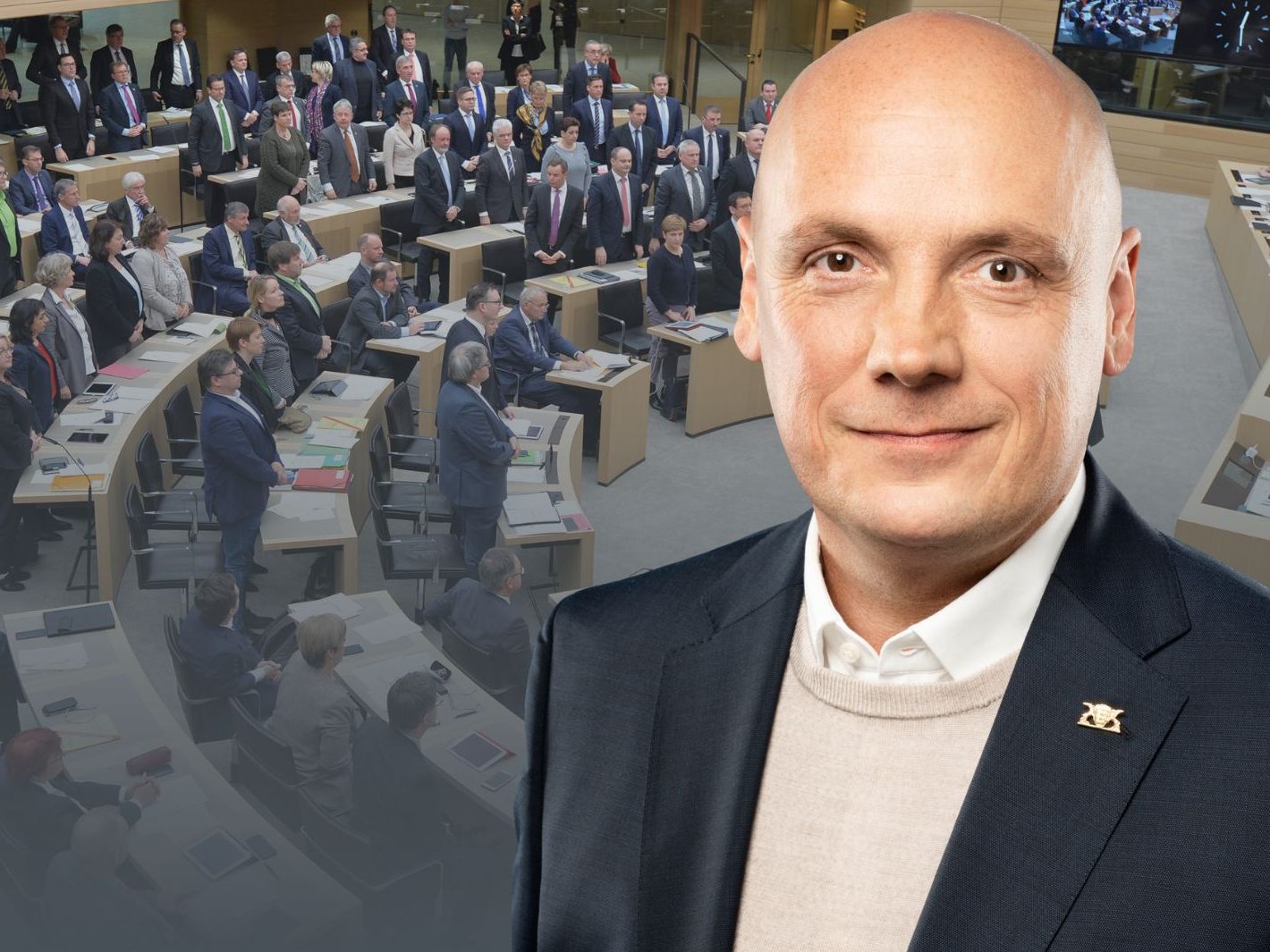 Der Landtagsvizepräsident im deutschen Bundesland Baden-Württemberg, Daniel Born (SPD), ist wegen eines Hakenkreuzes auf einem Stimmzettel von seinem Amt zurückgetreten.
