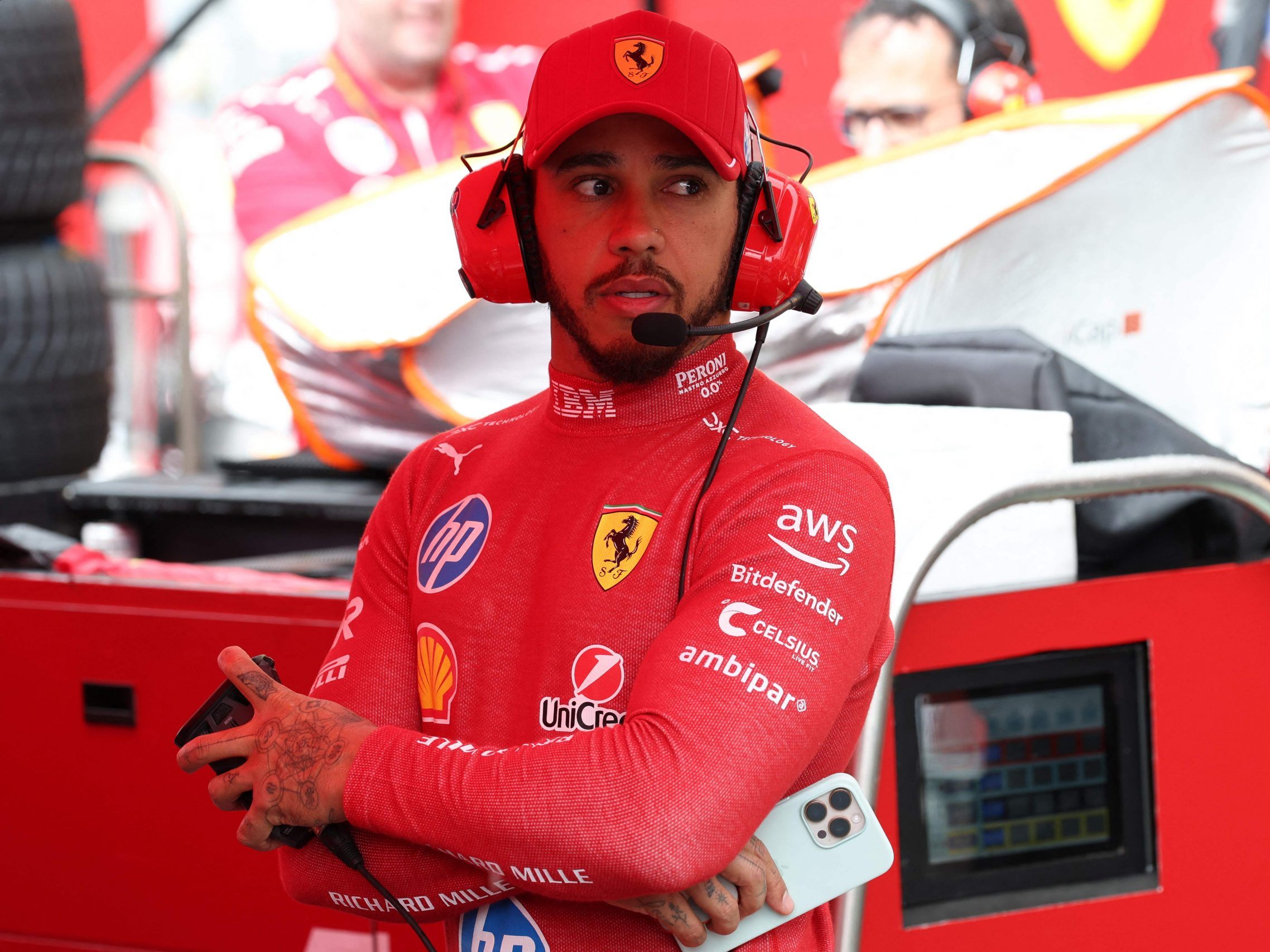 Lewis Hamilton während der Unterbrechung beim Grand Prix von Belgien in Spa am 27. Juli 2025. Lewis Hamilton während der Unterbrechung beim Grand Prix von Belgien in Spa am 27. Juli 2025.