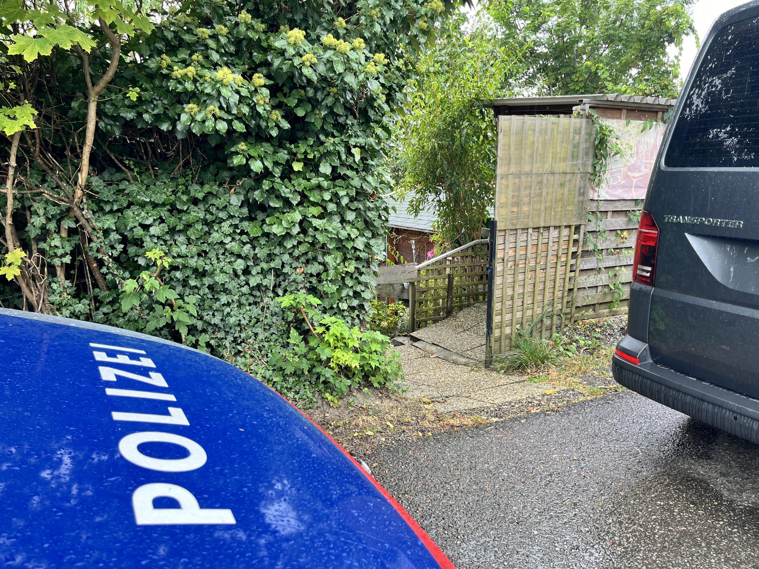 Die Ermittler gingen von einer sogenannten Beziehungstat aus. Der 25-Jährige bestritt die Tat. Die Ermittler gingen von einer sogenannten Beziehungstat aus. Der 25-Jährige bestritt die Tat.