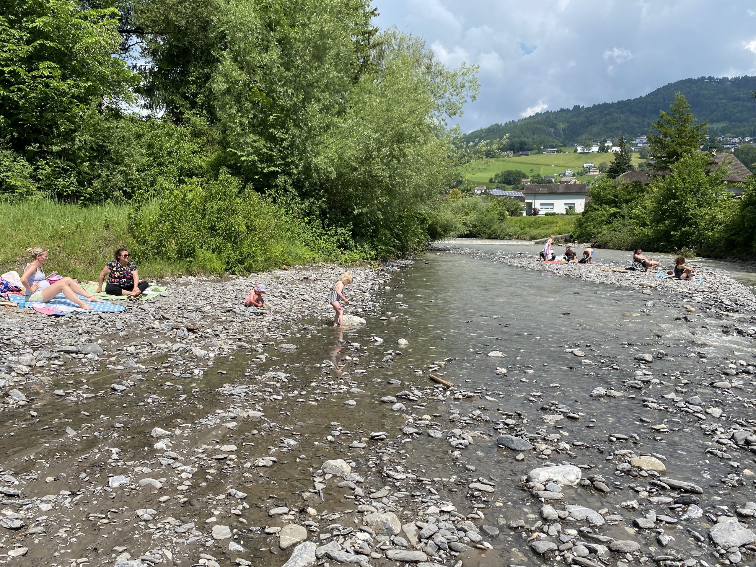 Greenpeace warnt vor niedrigen Wasserständen. Greenpeace warnt vor niedrigen Wasserständen.