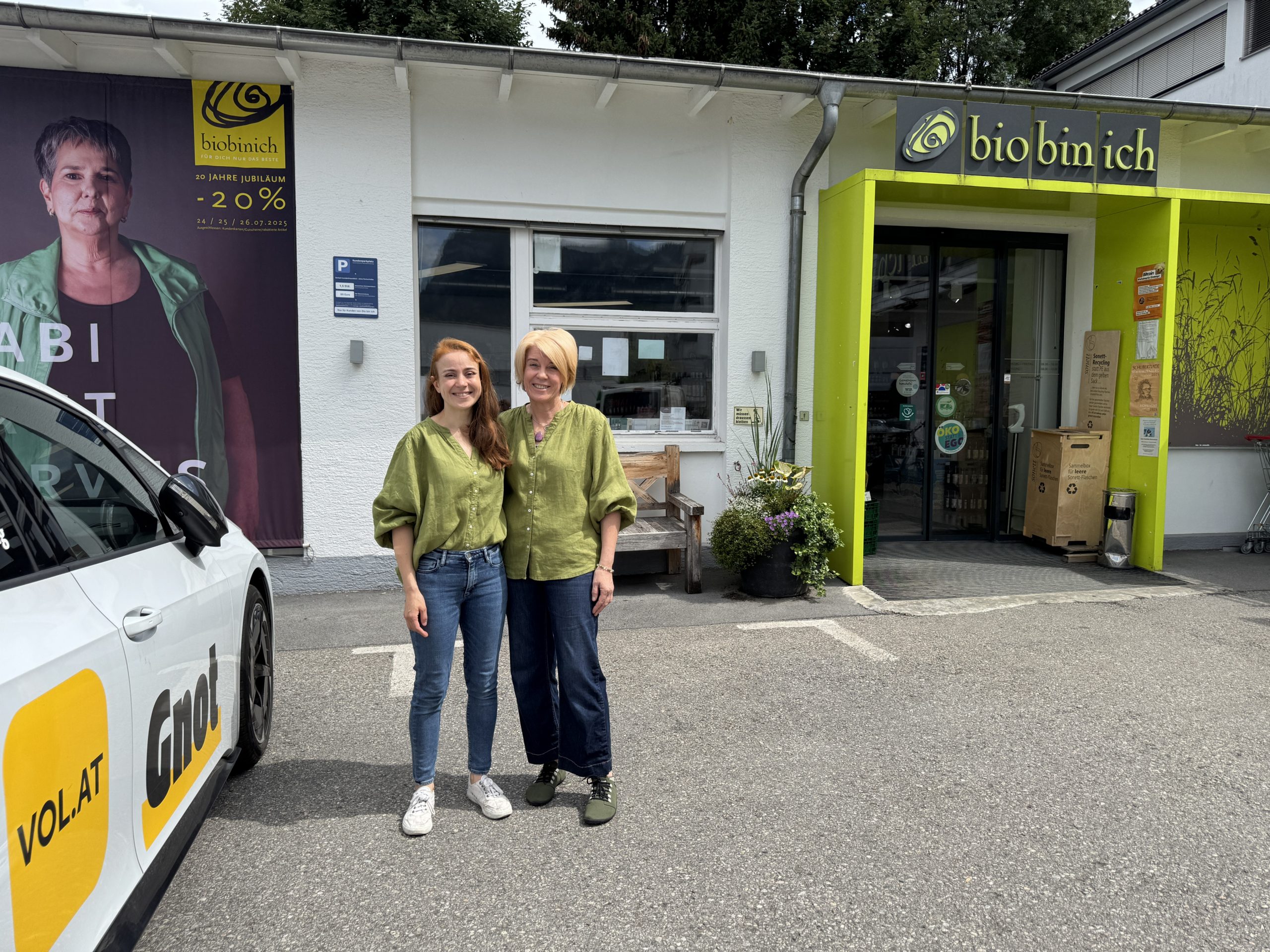 Die neuen Eigentümerinnen. Mutter und Tochter übernehmen den Bioladen in Dornbirn gemeinsam. Die neuen Eigentümerinnen. Mutter und Tochter übernehmen den Bioladen in Dornbirn gemeinsam.