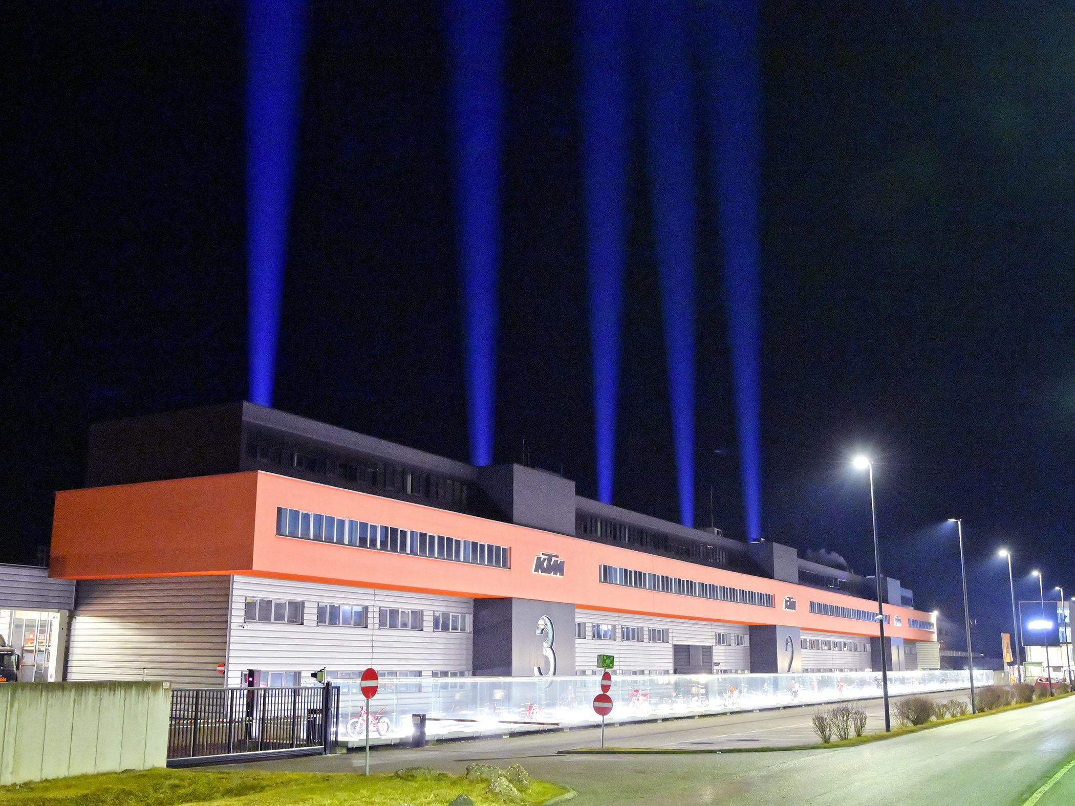 Am Montag endet der dreimonatige Produktionsstopp bei KTM.
