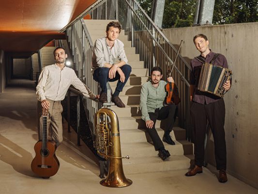 Vier besondere Musiker spielen auf! Vier besondere Musiker spielen auf!