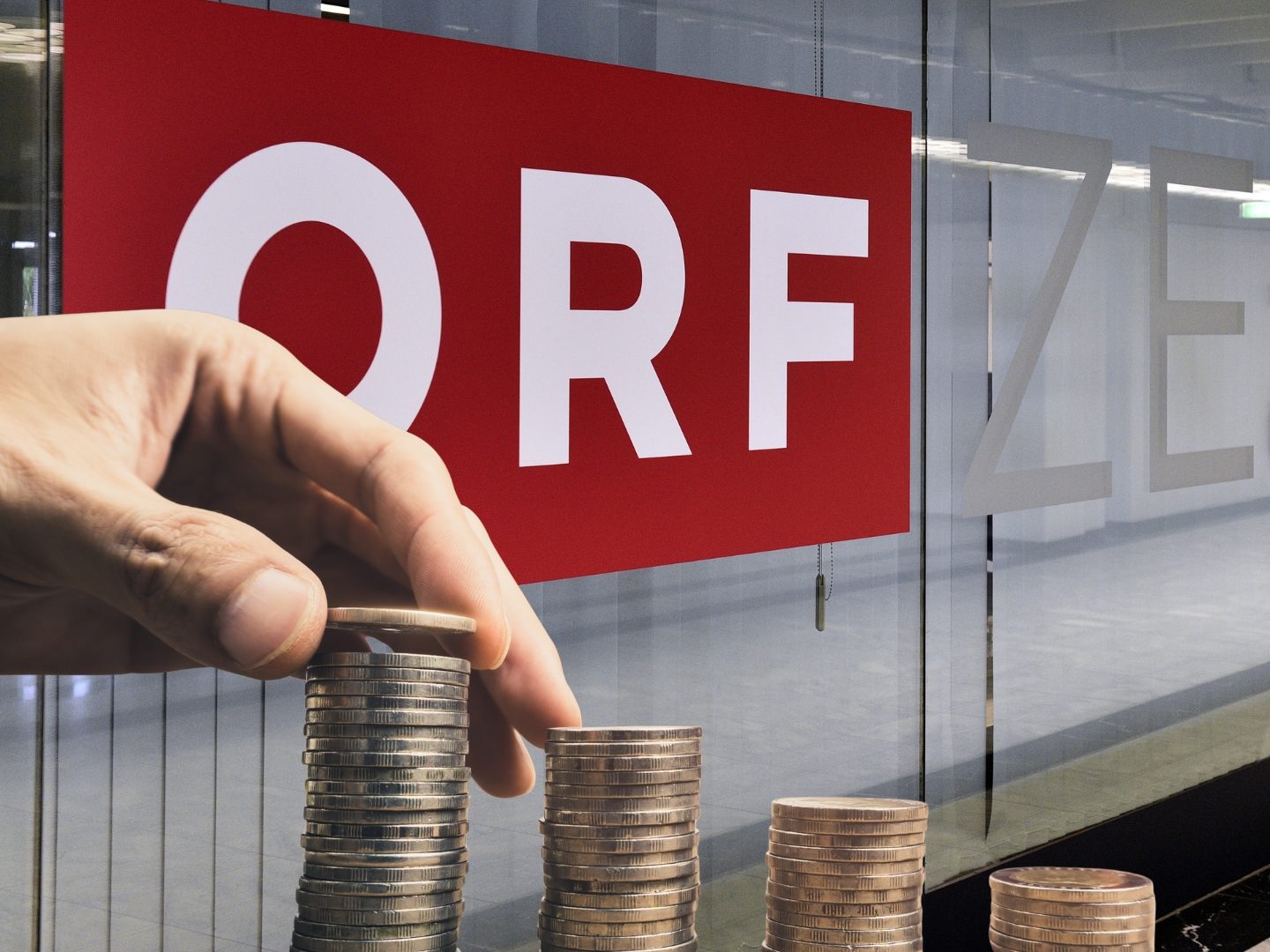 Der ORF sieht sich angesichts wachsender Kritik am verpflichtenden Rundfunkbeitrag mit einer Welle an Beschwerden konfrontiert.