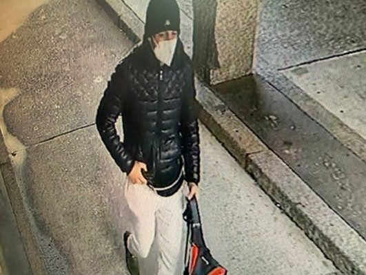 Die Polizei bittet um Hinweise zu diesem Mann.