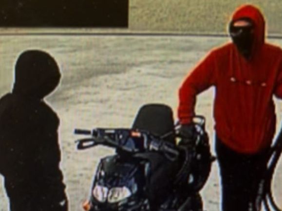 Nach einem Raubüberfall am vergangenen Wochenende hat die Polizei einen zweiten Verdächtigen festgenommen. Nach einem Raubüberfall am vergangenen Wochenende hat die Polizei einen zweiten Verdächtigen festgenommen.