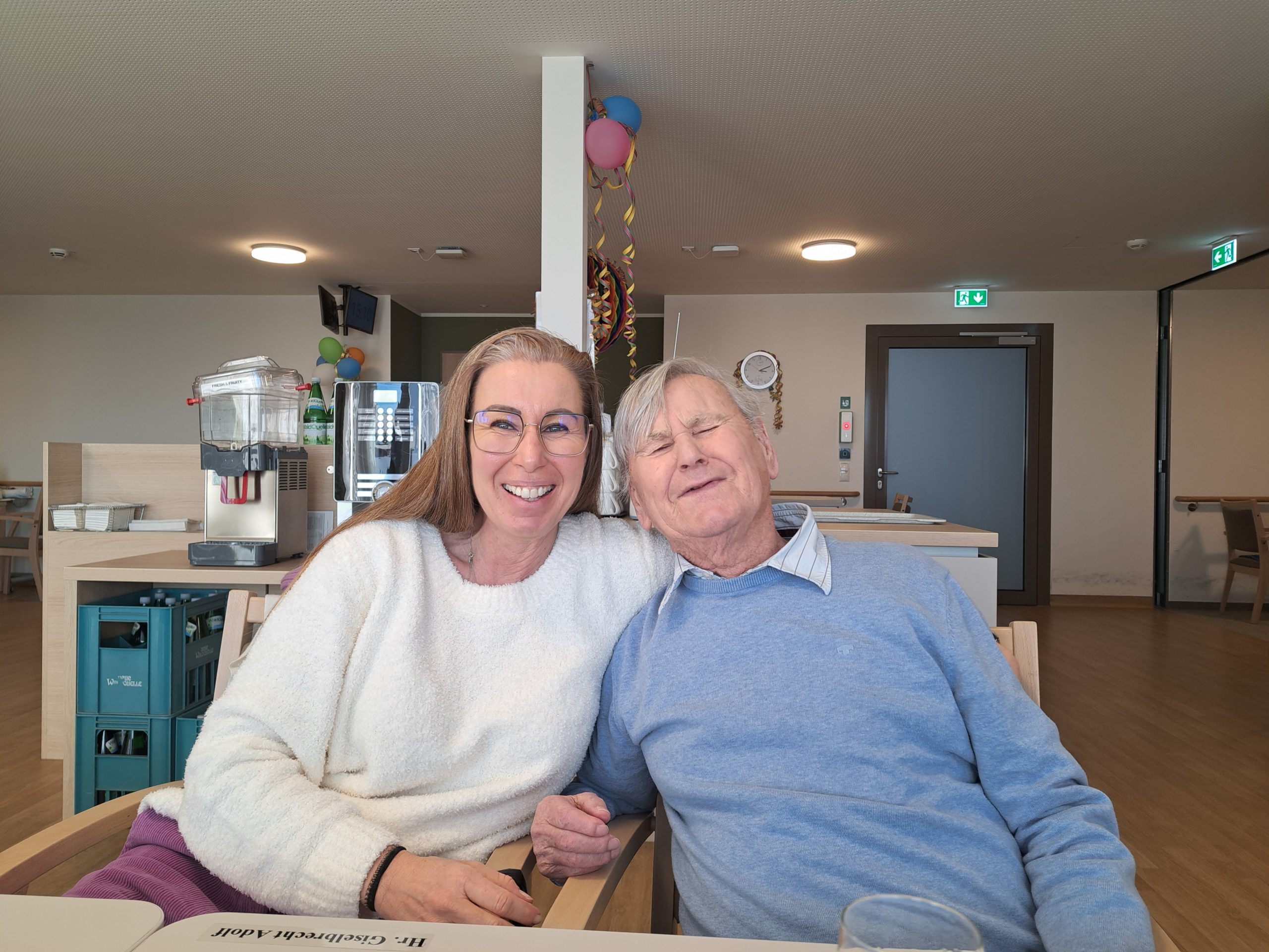Katja Prettenthaler ist eine von 280 ehrenamtlich tätigen Hospizbegleiter*innen. Katja Prettenthaler ist eine von 280 ehrenamtlich tätigen Hospizbegleiter*innen.