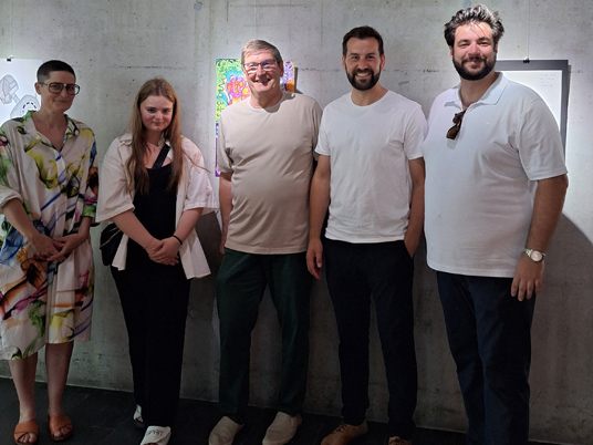 Die Bludenzer Künstlerin Christine Lederer, die Siegerin des Wettbewerbs Zuzanna Pióro, allerArt-Obmann Wolfgang Maurer, Bürgermeister Simon Tschann und Kulturstadtrat Cenk Dogan