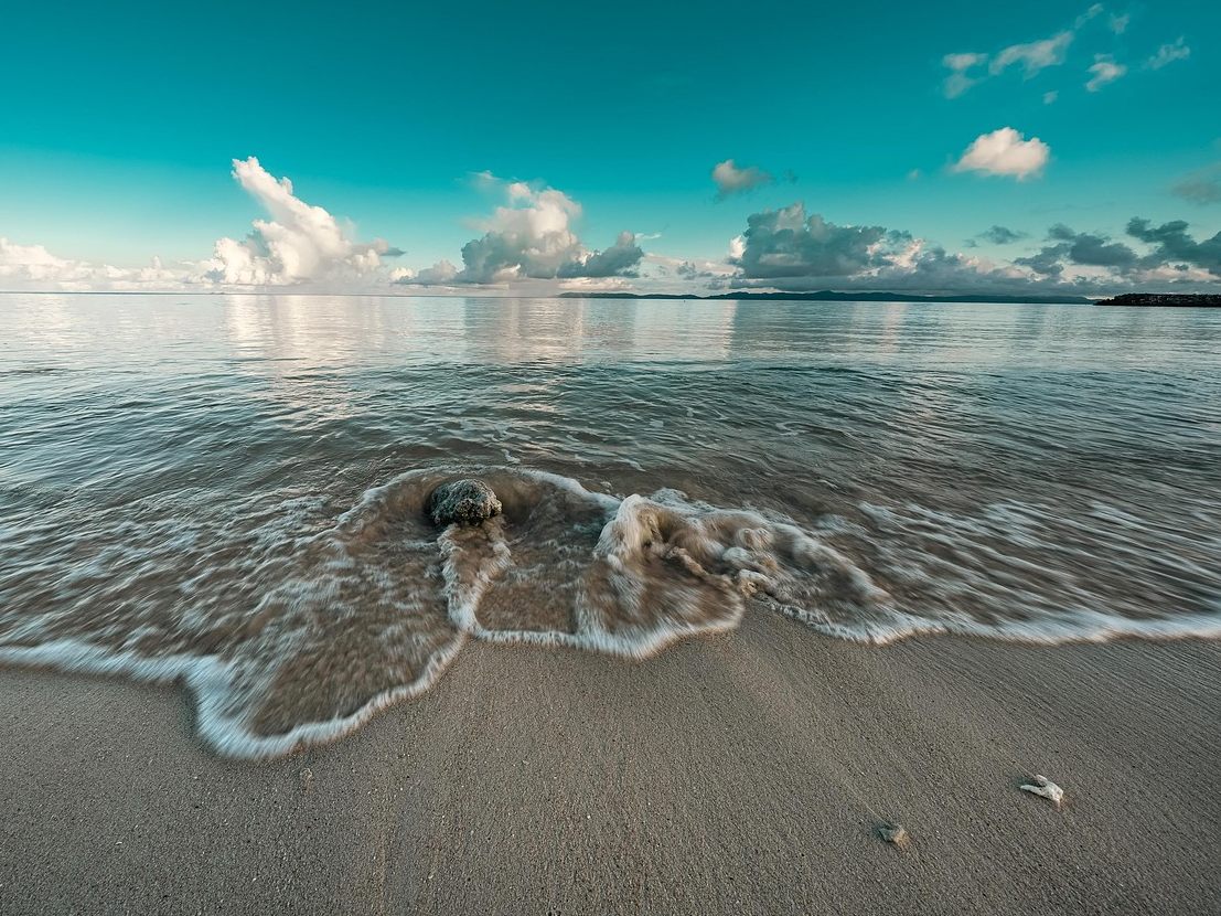 Eine Österreichische Familie in Japan wurde vom Strand evakuiert. Eine Österreichische Familie in Japan wurde vom Strand evakuiert.