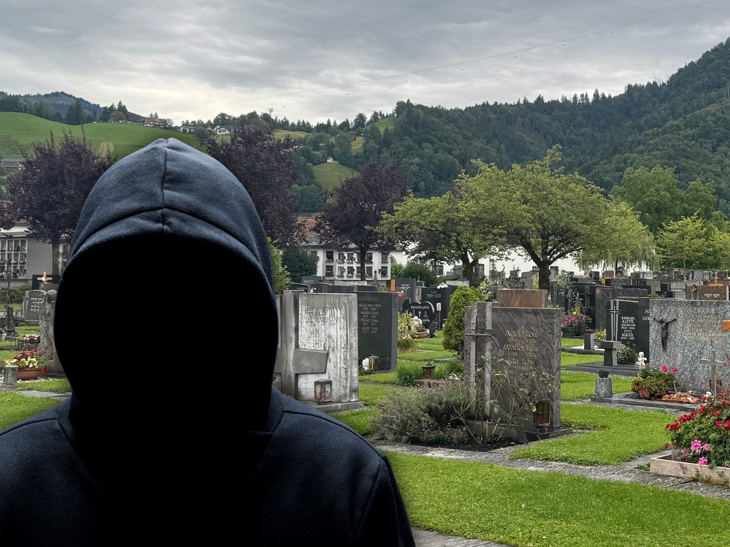 Auf diesem Friedhof wird des Öfteren gestohlen.