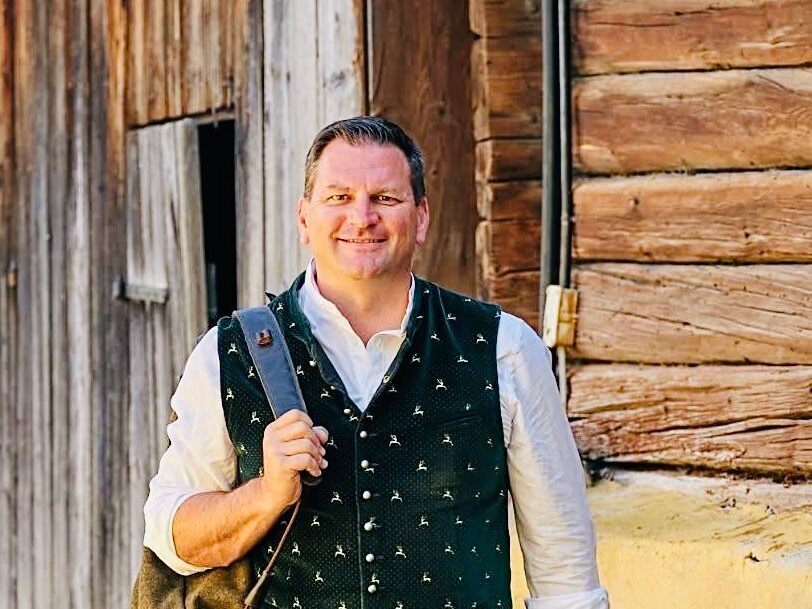 Christian Steiner, Hotelier aus Schladming, stirbt bei Traktor-Unfall. Ermittlungen laufen.