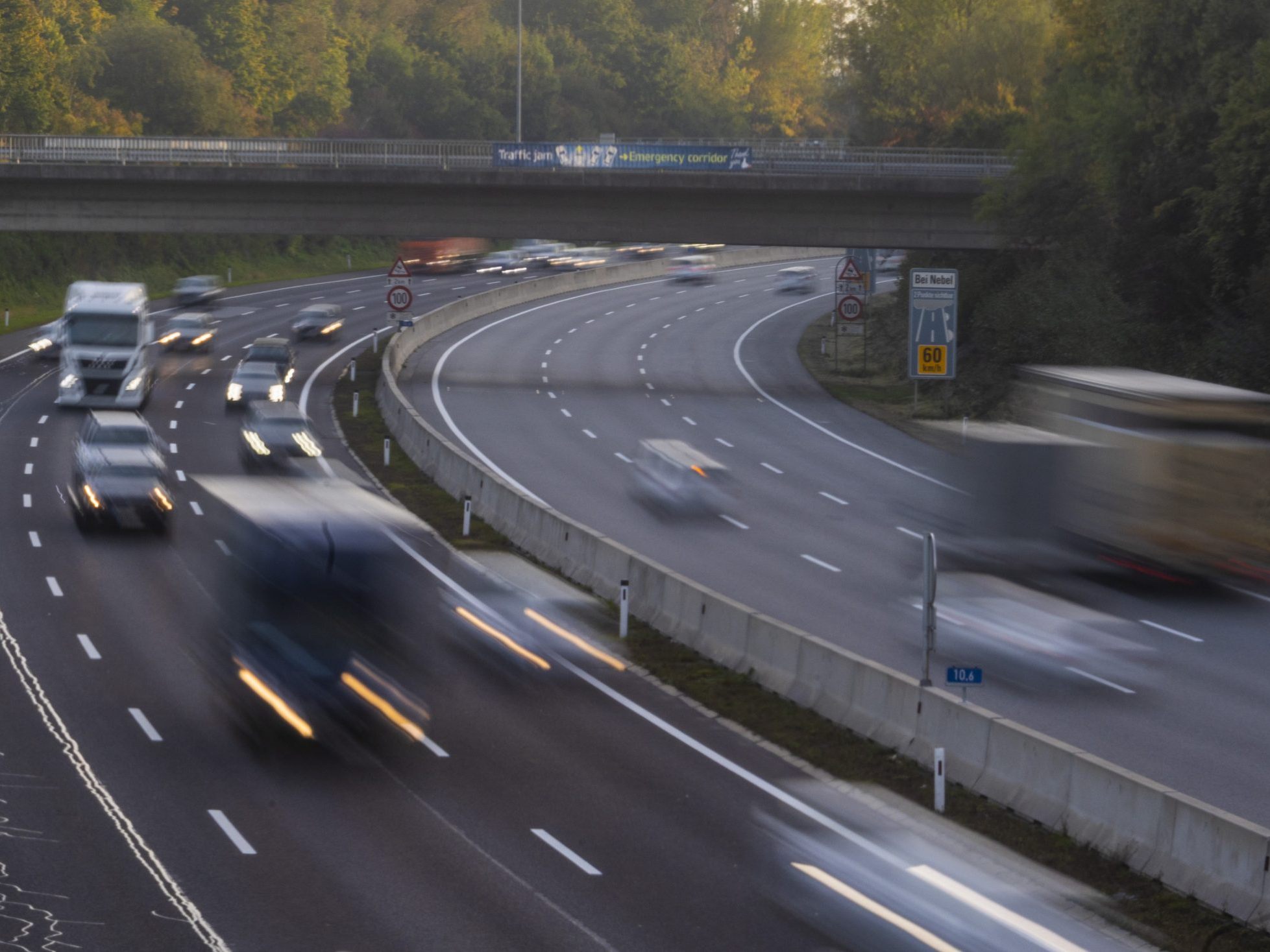 Die Polizei lieferte sich am Samstagabend eine Verfolgungsjagd auf der A14. Die Polizei lieferte sich am Samstagabend eine Verfolgungsjagd auf der A14.