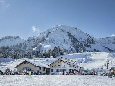 Ob es solche Bilder mit einem in Betrieb befindlichen Skigebiet jemals wieder geben wird, bleibt dahingestellt.