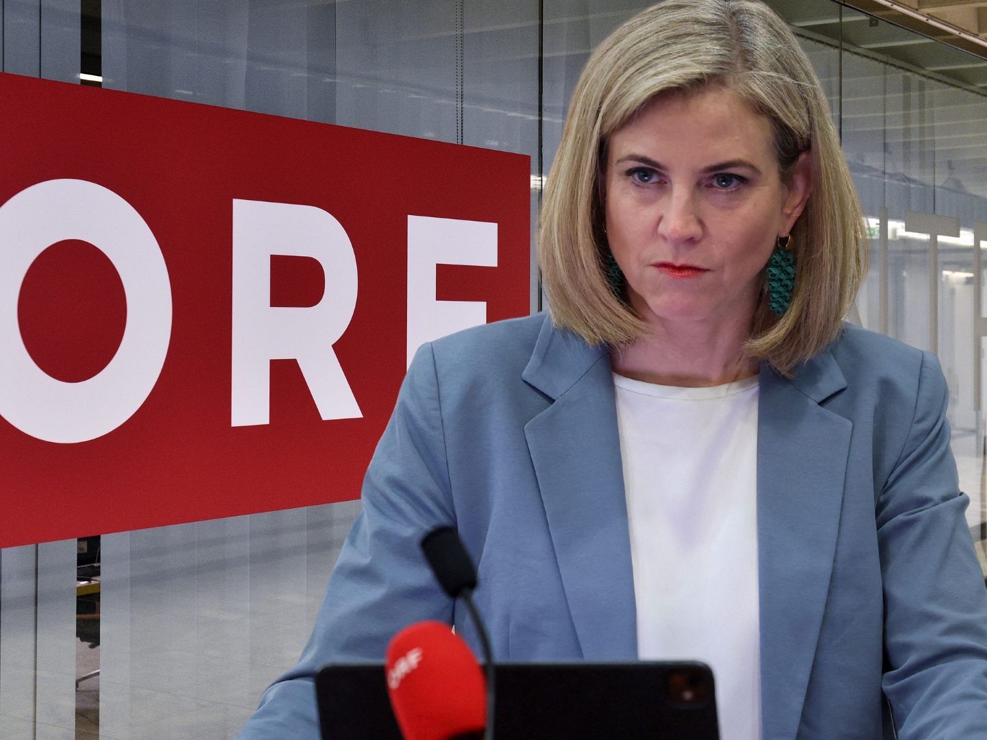 Außenministerin Beate Meinl-Reisinger wirft dem ORF vor, eine zentrale Passage ihres ZiB2-Interviews zur Hamas weggeschnitten zu haben – und veröffentlicht die ungekürzte Version online.