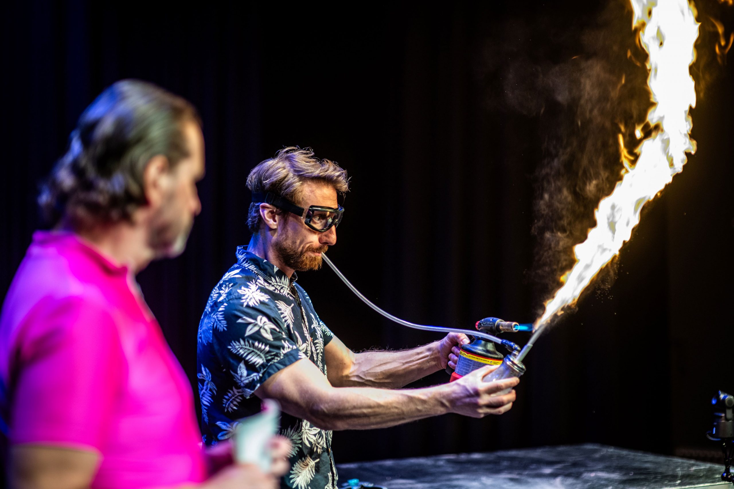 Die Science Busters begeisterten das junge Publikum im Vinomnasaal Die Science Busters begeisterten das junge Publikum im Vinomnasaal
