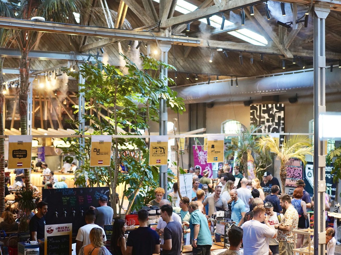 Bei jedem Stand des Vienna Kraft Bier Fests können unlimitierte Kostproben getestet werden. Bei jedem Stand des Vienna Kraft Bier Fests können unlimitierte Kostproben getestet werden.