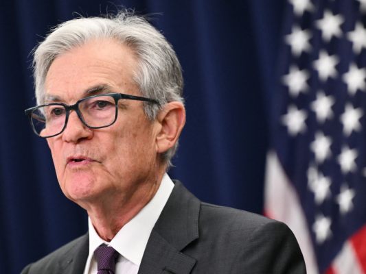 Trump setzt Fed-Chef Powell und die unabhängige Notenbank unter Druck Trump setzt Fed-Chef Powell und die unabhängige Notenbank unter Druck