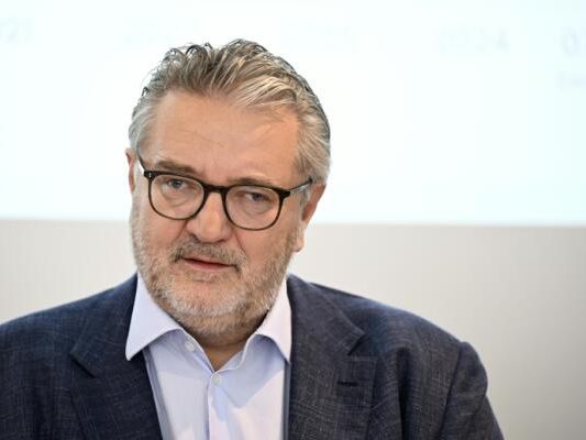 Laut Hacker ist die Regelung "wirtschaftlich sinnvoll" Laut Hacker ist die Regelung "wirtschaftlich sinnvoll"