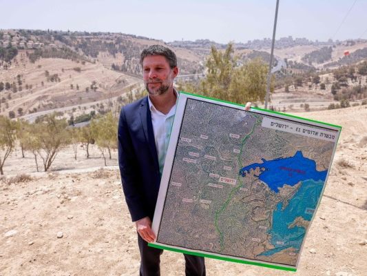 Rechtsextremer Minister Smotrich will neue Siedlungen bauen Rechtsextremer Minister Smotrich will neue Siedlungen bauen