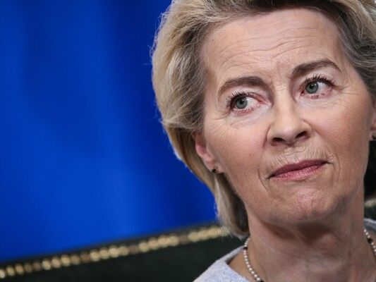 EU-Kommisionschefin von der Leyen begleitet Selenskyj zu Trump