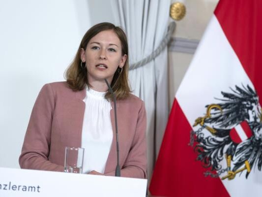 Plakolm will Familienberatung "ohne Hürden" Plakolm will Familienberatung "ohne Hürden"