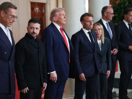 Trump traf Selenskyj und europäische Spitzenvertreter im Weißen Haus