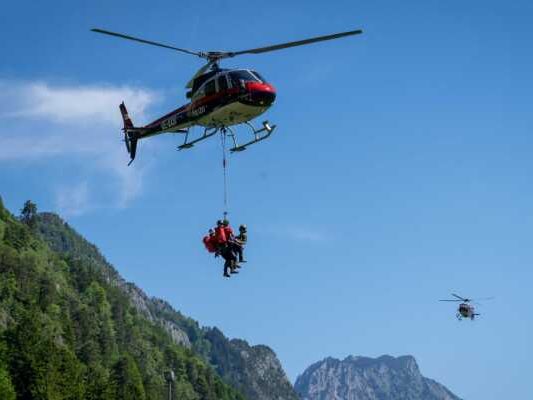 Bergretter an einem Tag zu drei Unfällen am Feuerkogel gerufen Bergretter an einem Tag zu drei Unfällen am Feuerkogel gerufen