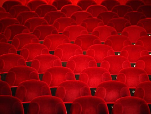 Theater: Sehnsuchtsort und Arbeitsplatz