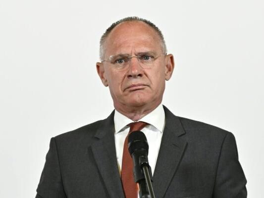 Kriminelle fälschten die Identität des Innenministers Kriminelle fälschten die Identität des Innenministers