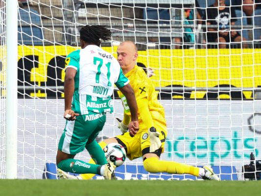 Claudy Mbuyi traf für Rapid in Graz zum 2:1