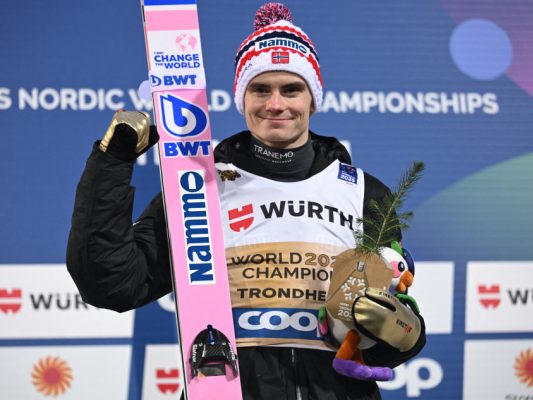 Weltmeister Marius Lindvik bleibt weiter im Fokus/Archivbild