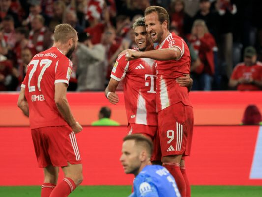 Kane und Laimer (l.) jubelten fast nach Belieben Kane und Laimer (l.) jubelten fast nach Belieben