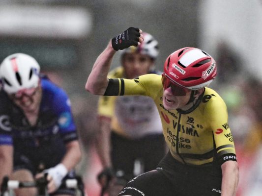 Vingegaard setzt sich im Bergauf-Sprint durch Vingegaard setzt sich im Bergauf-Sprint durch