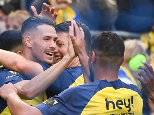 Florucz (l.) bejubelte sein Führungstor gegen Anderlecht