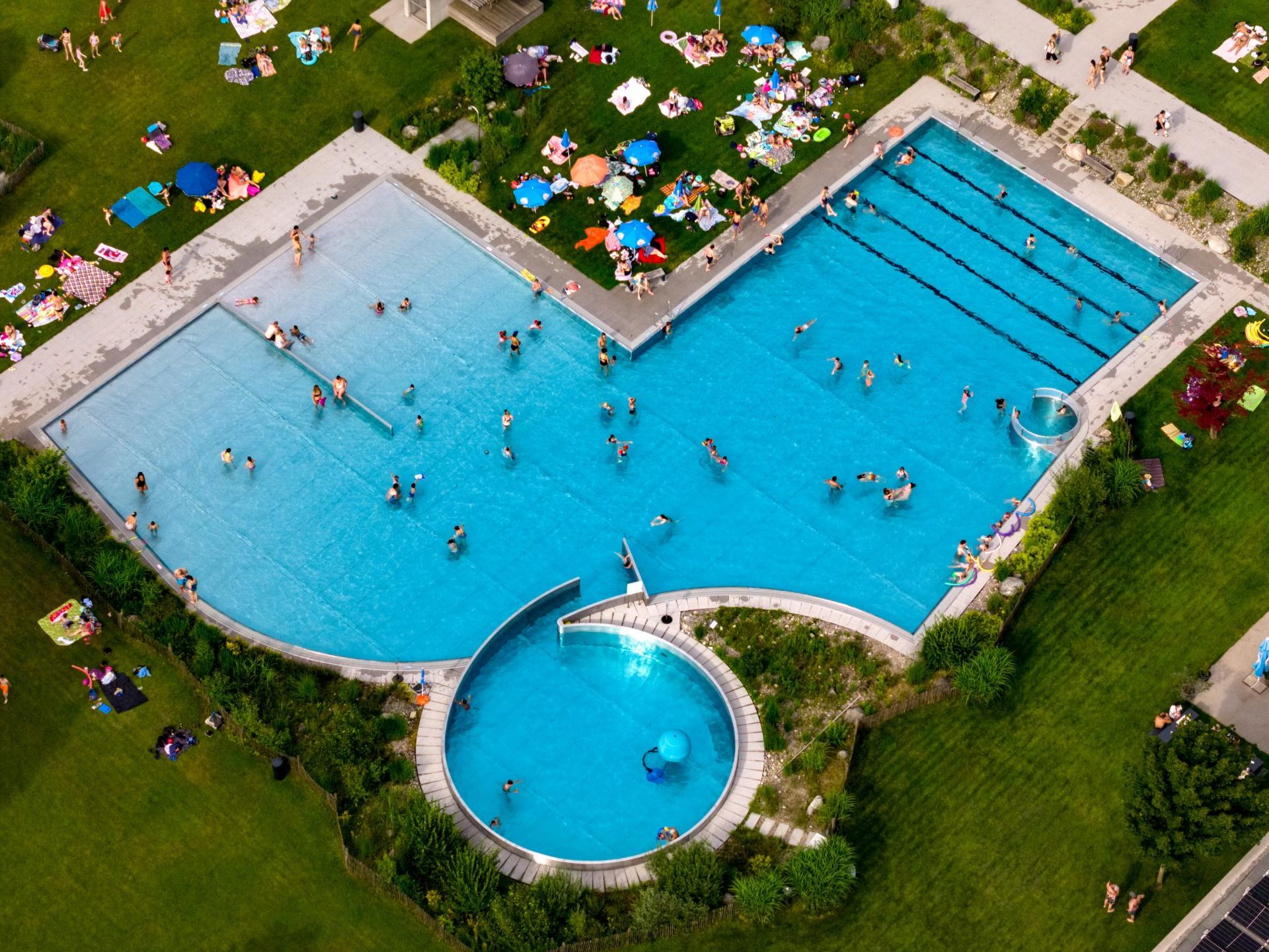 Drohnenaufnahme Walgaubad Nenzing Drohnenaufnahme Walgaubad Nenzing