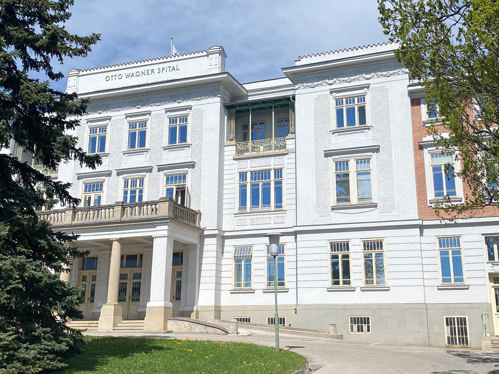 Ab September wird das historische Direktionsgebäude zum Standort WEST / OWA. Auf rund 1.550 m² entstehen Ateliers, Studios, Ausstellungsflächen und Räume für Veranstaltungen. Ab September wird das historische Direktionsgebäude zum Standort WEST / OWA. Auf rund 1.550 m² entstehen Ateliers, Studios, Ausstellungsflächen und Räume für Veranstaltungen.