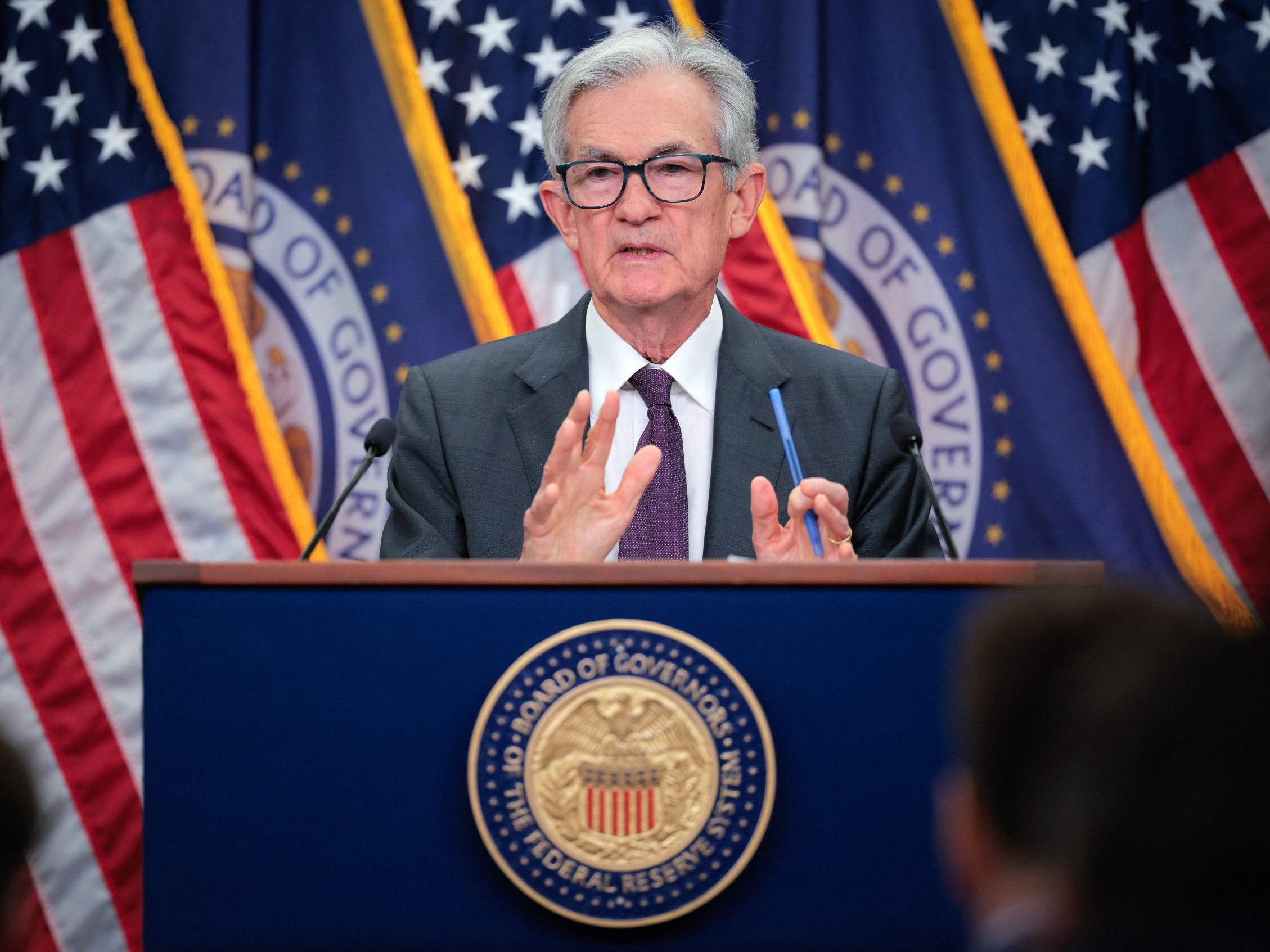 Powell öffnet die Tür für eine Zinssenkung. Powell öffnet die Tür für eine Zinssenkung.