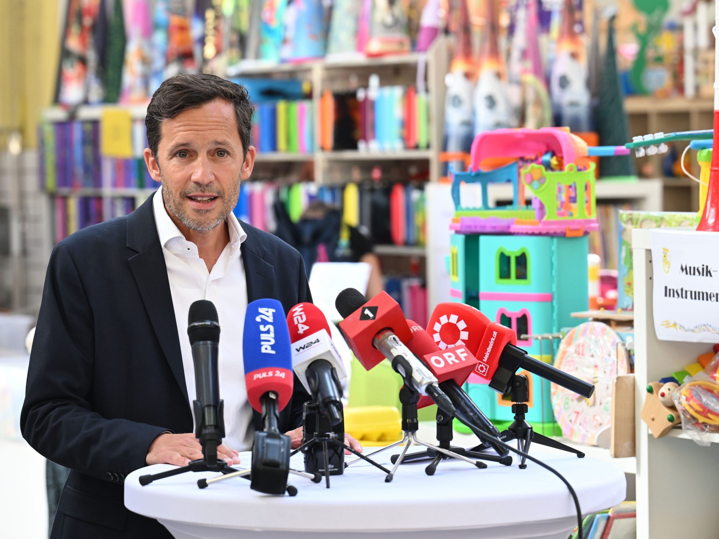 In den Carla-Standorten der Caritas gibt es Schulsachen günstig zu kaufen.