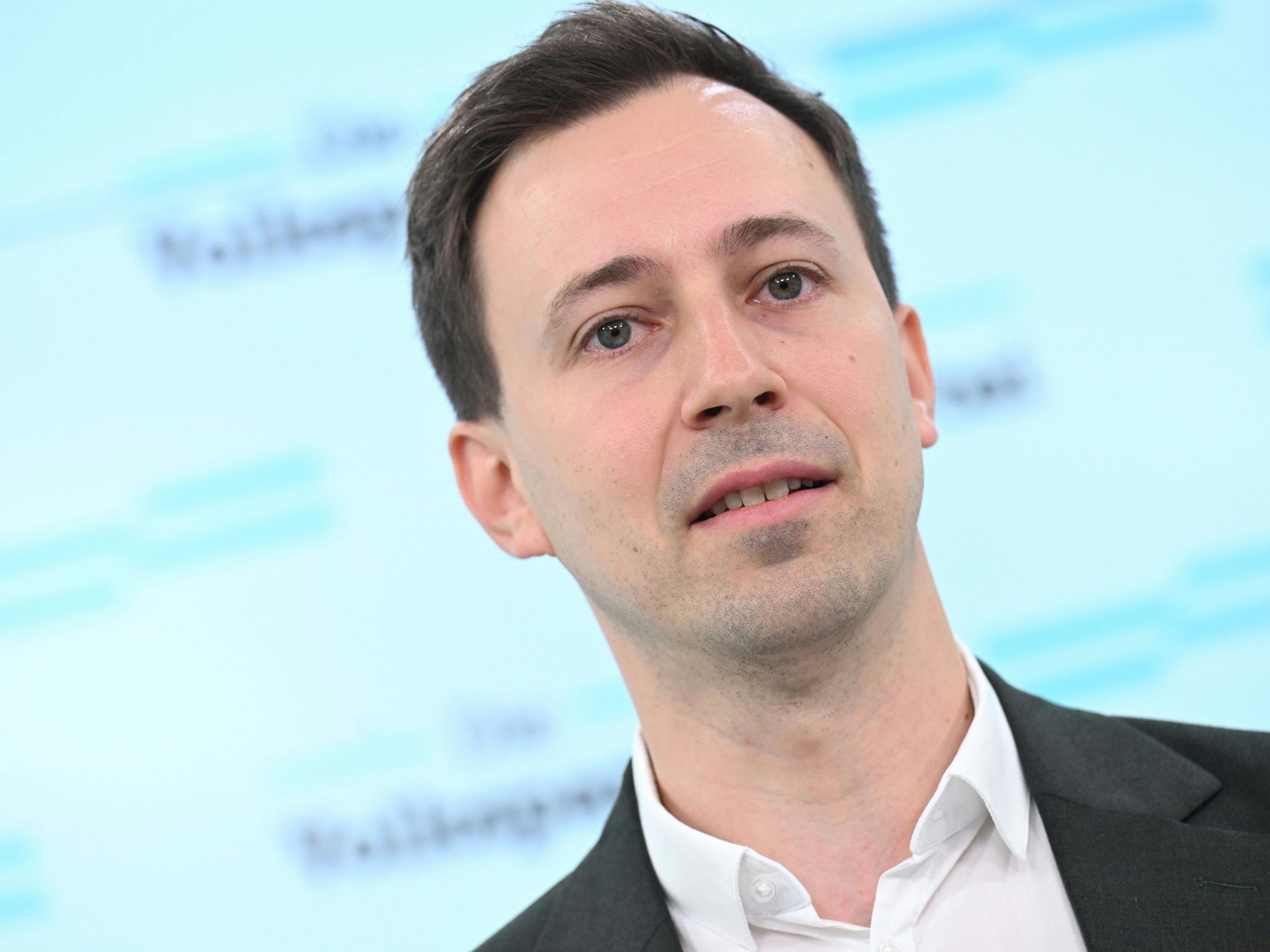 Die ÖVP fordert die FPÖ zur Zusammenarbeit auf.