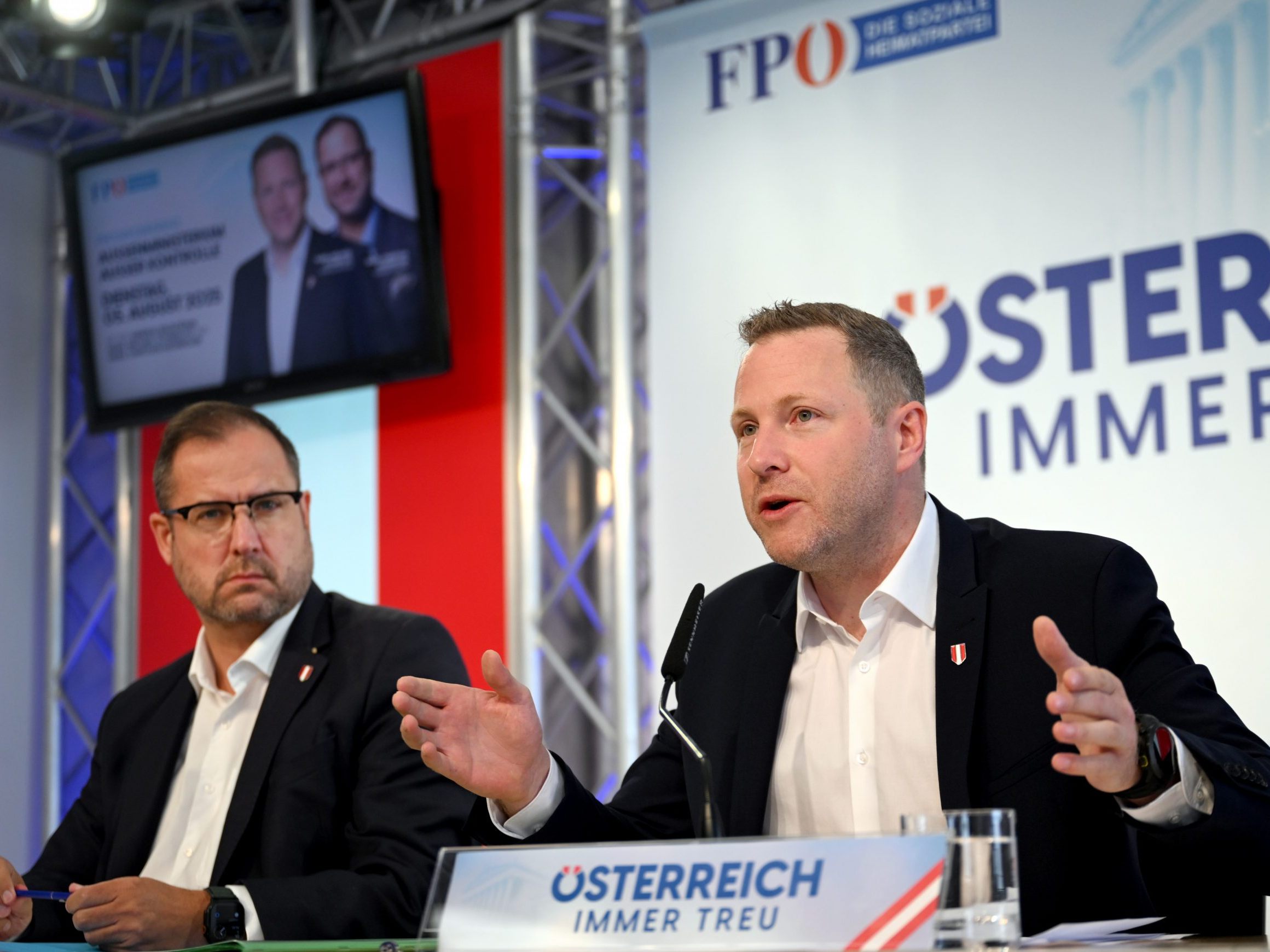 Der Rücktritt des Botschafters reicht der FPÖ nicht.