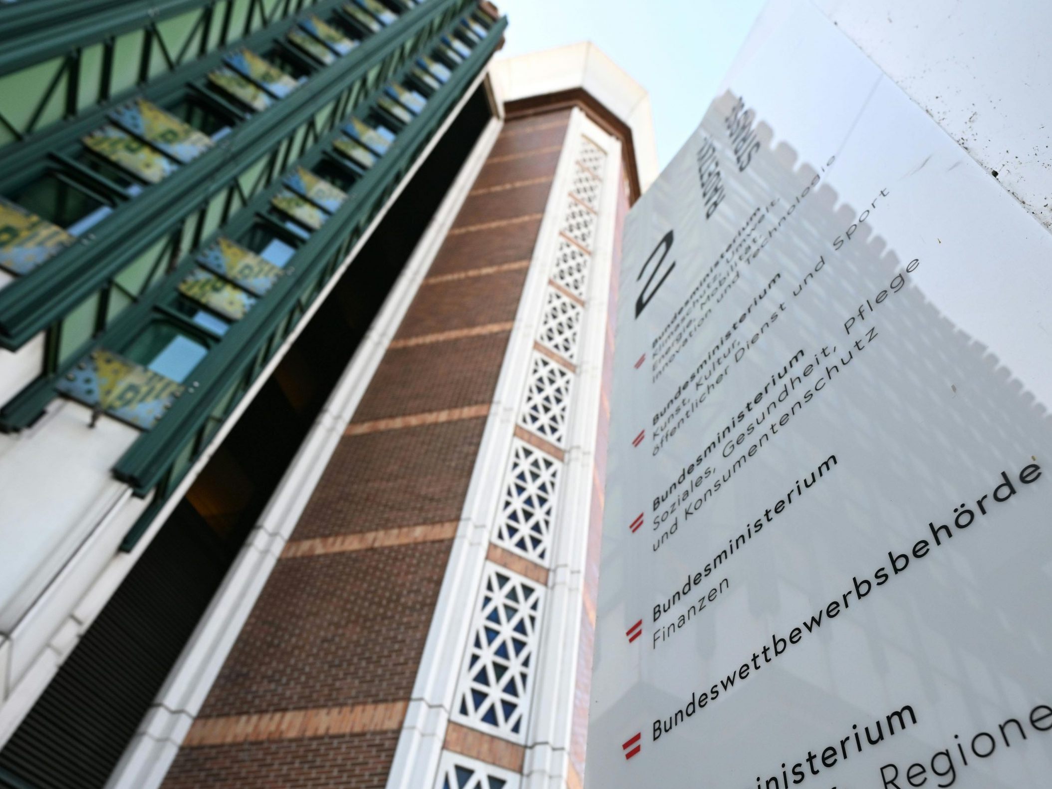 Genehmigung unter Auflagen erfolgt. Genehmigung unter Auflagen erfolgt.