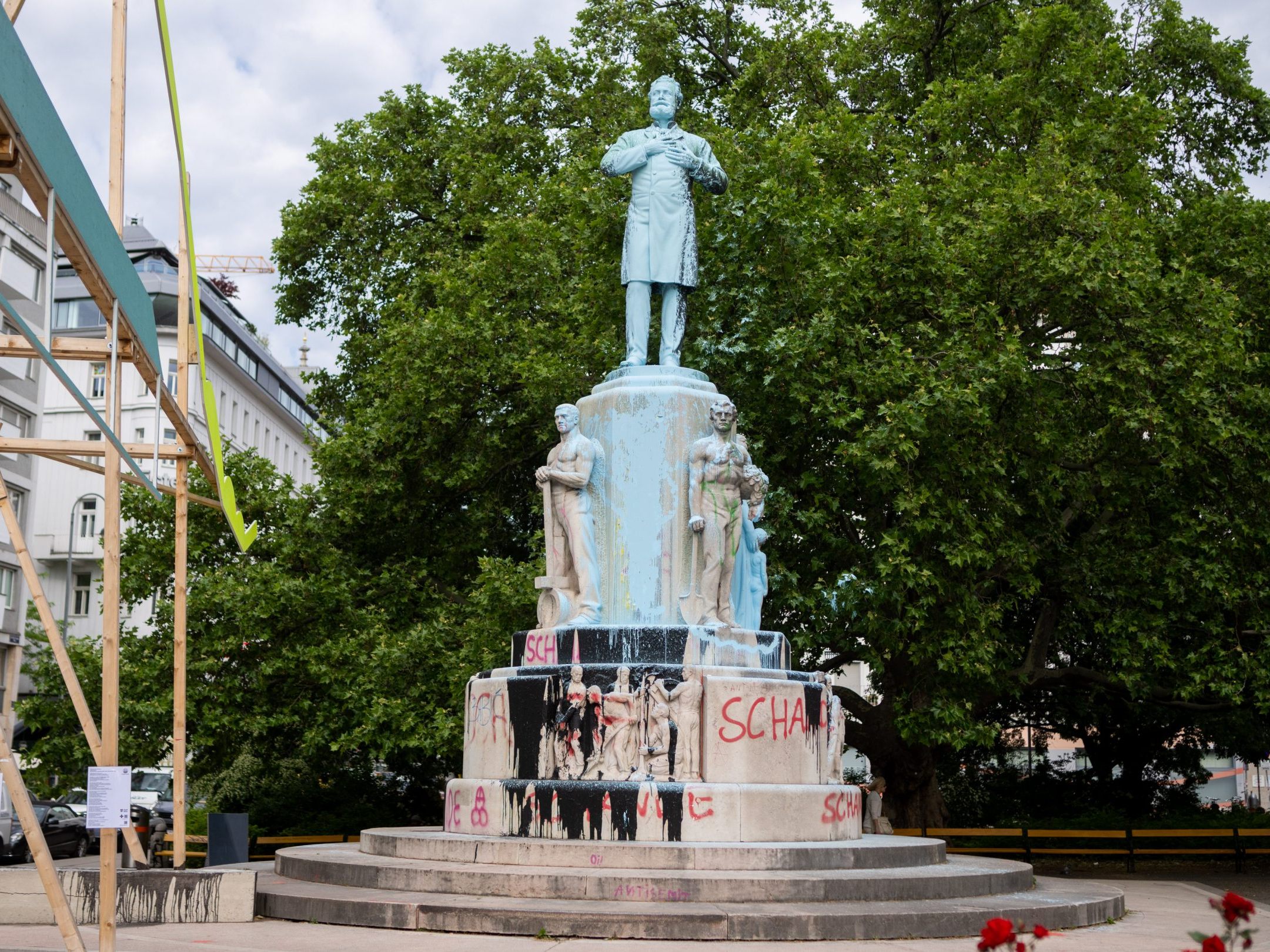 Das Wiener Lueger-Denkmal wird erst 2026 um 3,5 Grad gekippt.