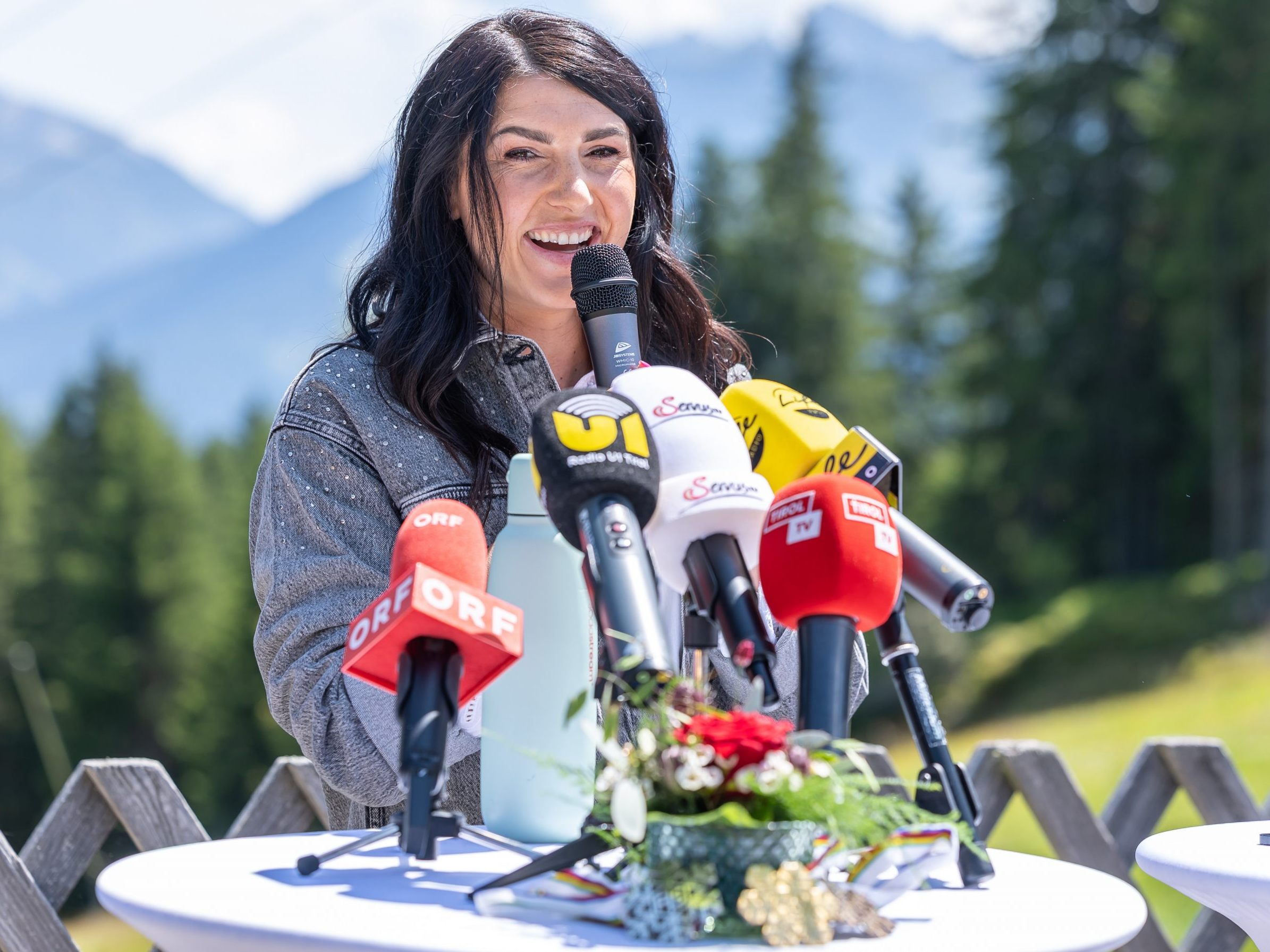 Weltmeisterin Stephanie Venier beendete ihre Karriere. Weltmeisterin Stephanie Venier beendete ihre Karriere.