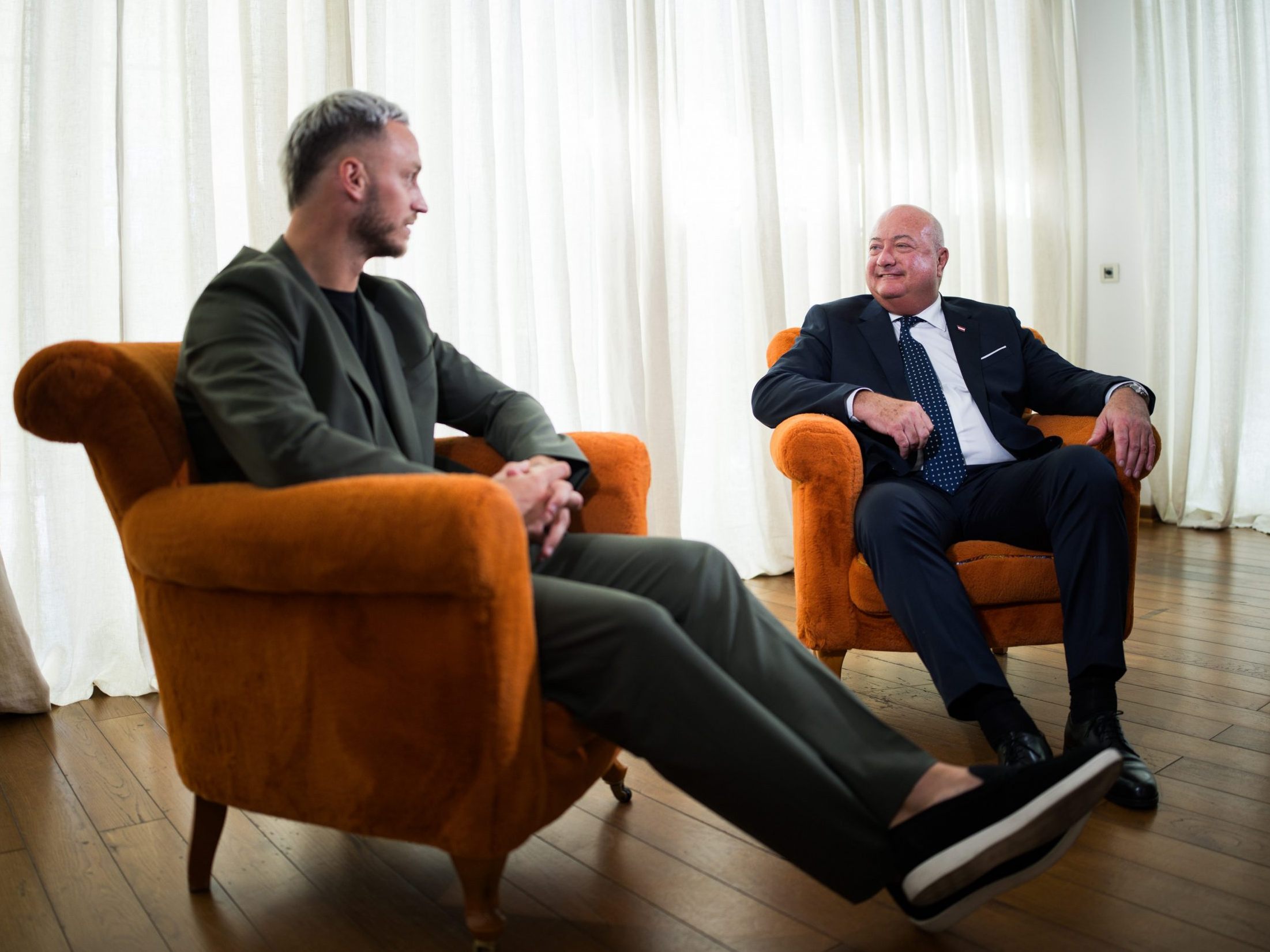 Marko Arnautovic und Bundeskanzler Stocker, anlässlich eines Treffens in Serbien. Marko Arnautovic und Bundeskanzler Stocker, anlässlich eines Treffens in Serbien.
