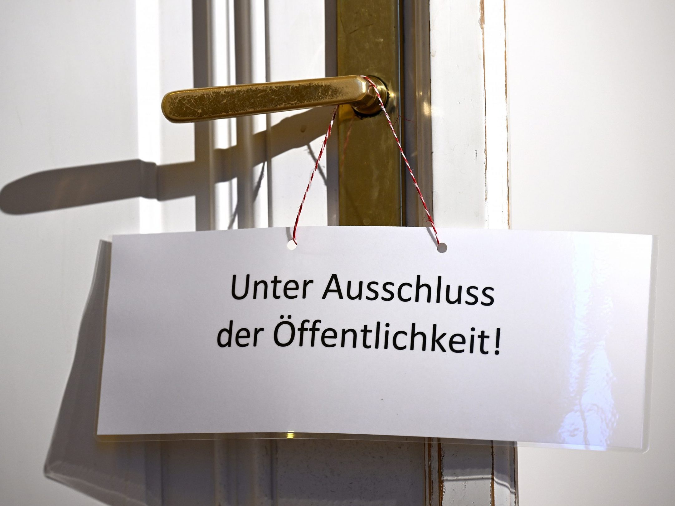 Der Prozess fand unter Ausschluss der Öffentlichkeit statt. Der Prozess fand unter Ausschluss der Öffentlichkeit statt.