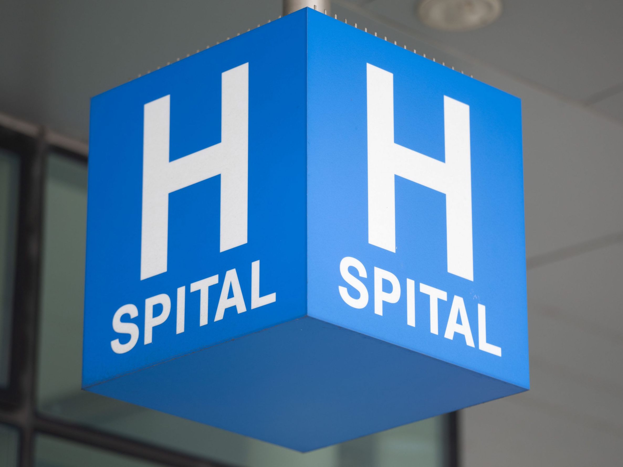 Nach der notärztlichen Versorgung wurde der Mann ins Krankenhaus eingeliefert.