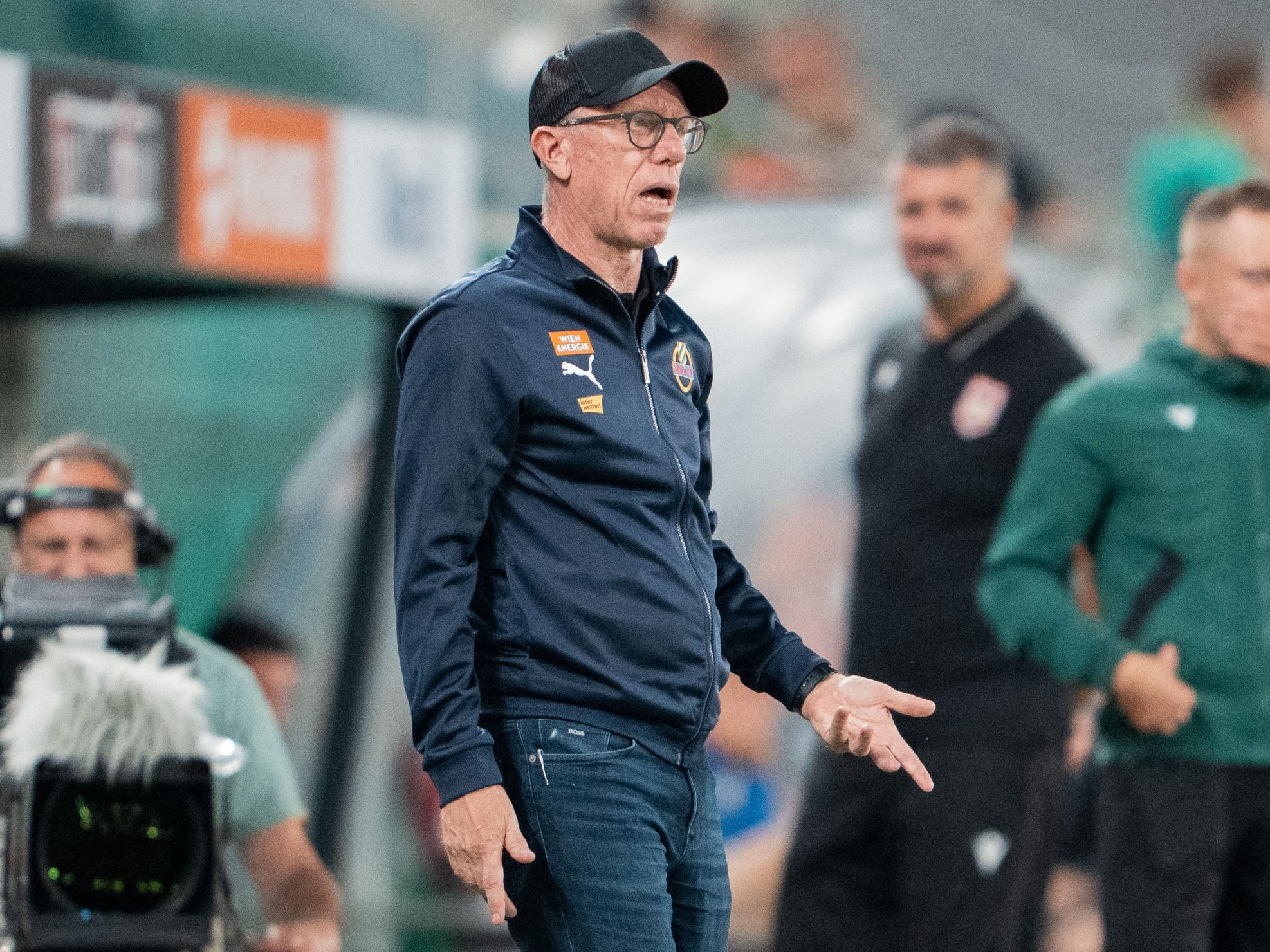 Stöger erwartet einen "richtigen Fight" gegen Dundee. Stöger erwartet einen "richtigen Fight" gegen Dundee.