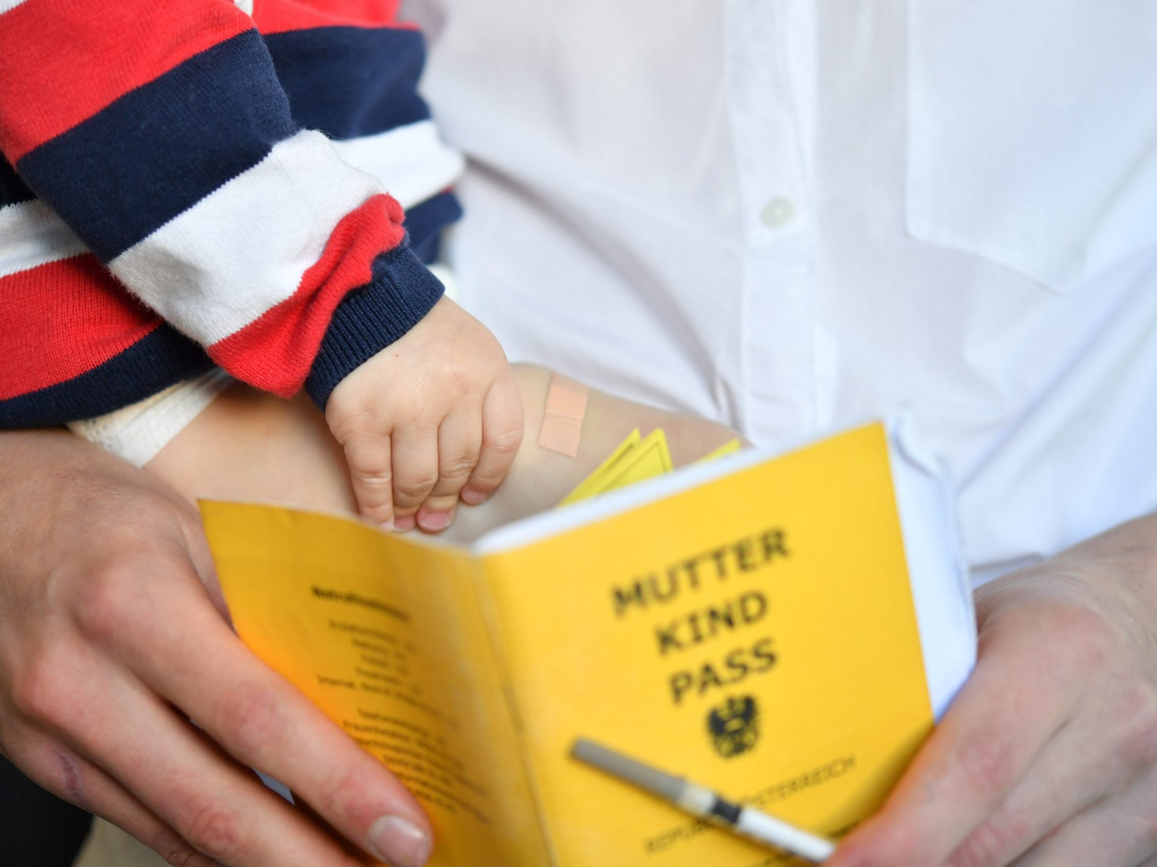 Die freiwillige Beratung im Rahmen des Eltern-Kind-Pass wird mit einer Broschüre beworben. Die freiwillige Beratung im Rahmen des Eltern-Kind-Pass wird mit einer Broschüre beworben.